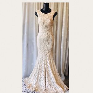 TAWNY FLOOR  LENGTH MERMAID EVENING GOWN!